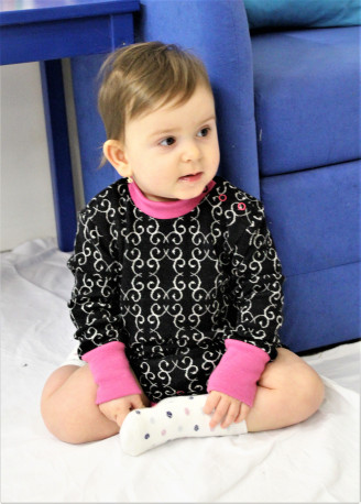 SLEVA 30% merino TRIČKO filigrán - černá/růžová
